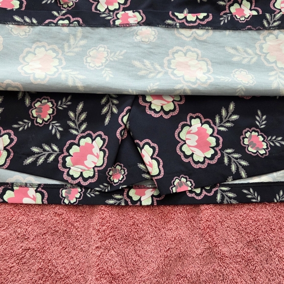 Golftini Floral Navy Golf Skirt Skort Sz 10 L Pockets Tennis Pickleball NWOT - Picture 6 of 10